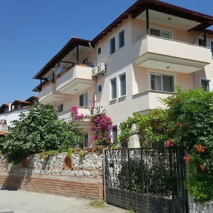  Apartment Karya